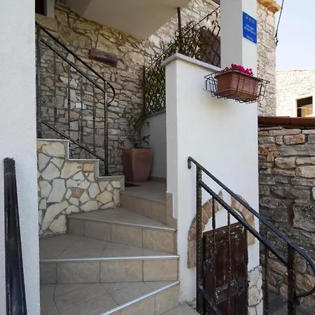 Apartment Fuer 2 Personen Ca 30 M In Buzinija, Adriakueste Kroatien Westkueste Von Istrien