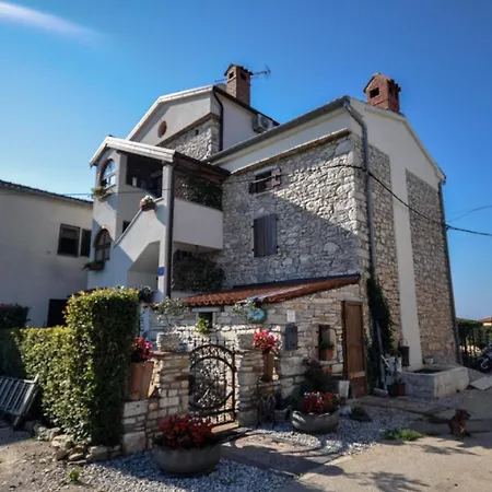 Fuer 2 Personen Ca 30 M In Buzinija, Adriakueste Kroatien Westkueste Von Istrien Apartment *